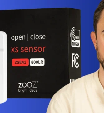 Il sensore ZWave Zooz ZSE41 per porte o finestre può essere utilizzato all'interno o all'esterno (con un accessorio aggiuntivo) ed è compatibile con Home Assistant.