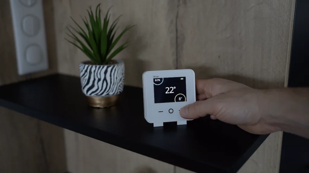 Schneider Electric CCTFR6100: Termostatický ventil kompatibilný so Zigbee Zigbee2Mqtt