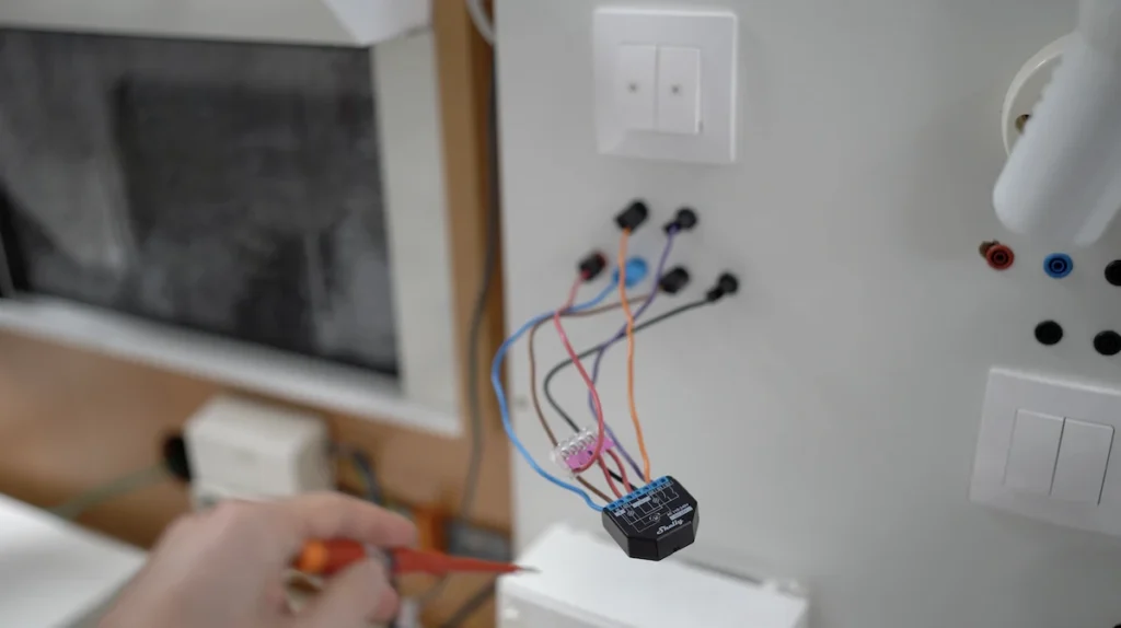 Урок за използване на устройствата Tuya Smart Life и Home Assistant.