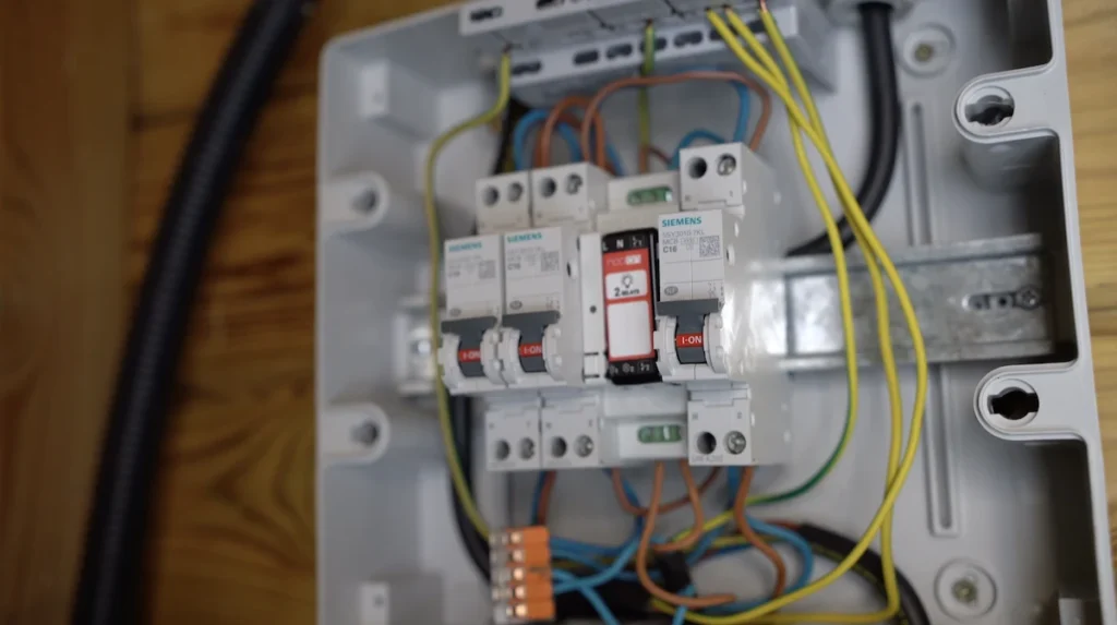 NodOn CWS-4-1-00: Batteryless and wireless Zigbee Green Power Switch