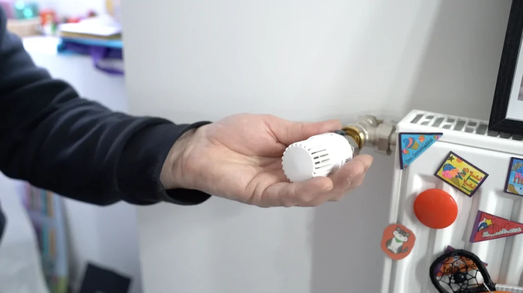 Moes ZTRV-801-MS: Válvula termostática Zigbee completa e económica